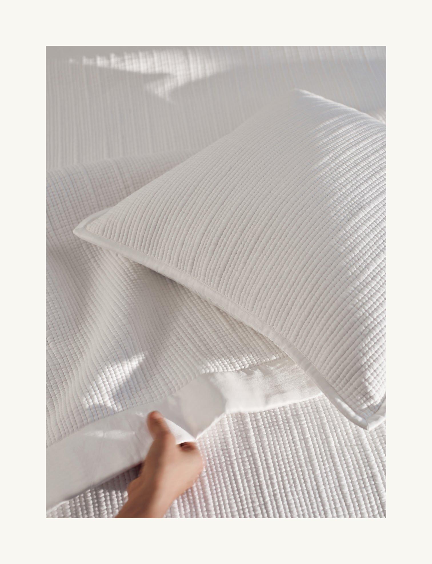 why white always looks best in the bedroom